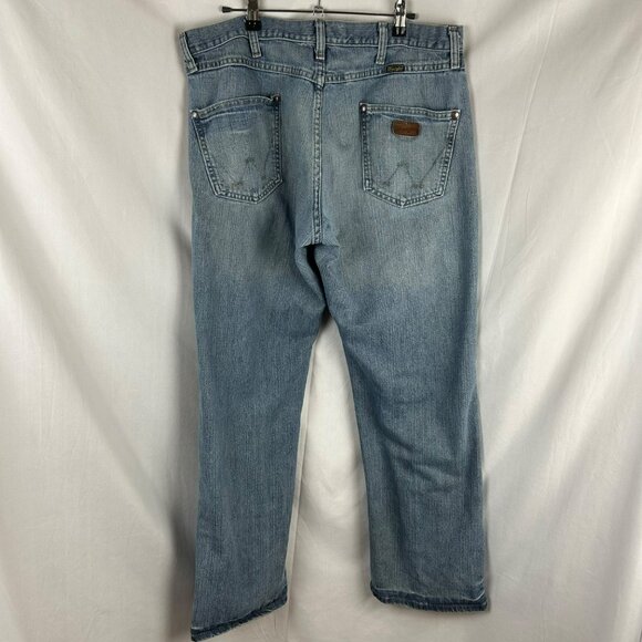 Wrangler Boot Cut Denim Jeans Men 36 x 32 Blue Light Wash 100% Cotton Cowboy - Picture 4 of 9